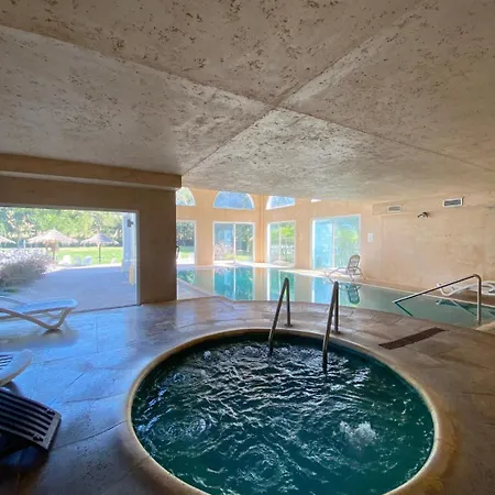 Howard Johnson Pilar Resort Spa & Convention Center-2
