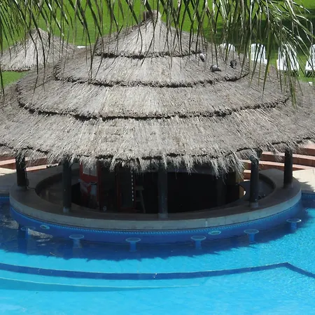 Howard Johnson Pilar Resort Spa & Convention Center-3